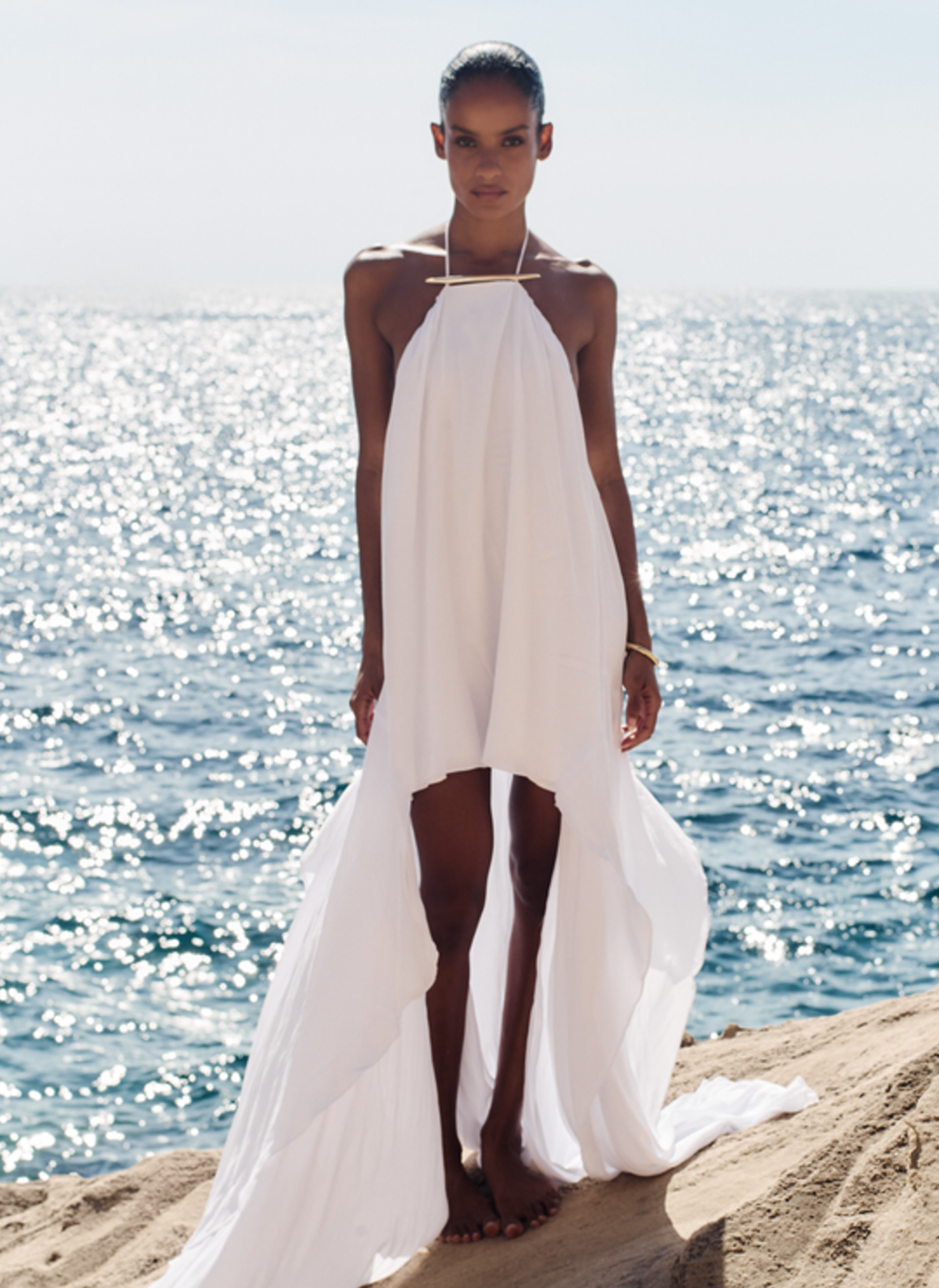 Narah Baptista para Oasis Resort Wear