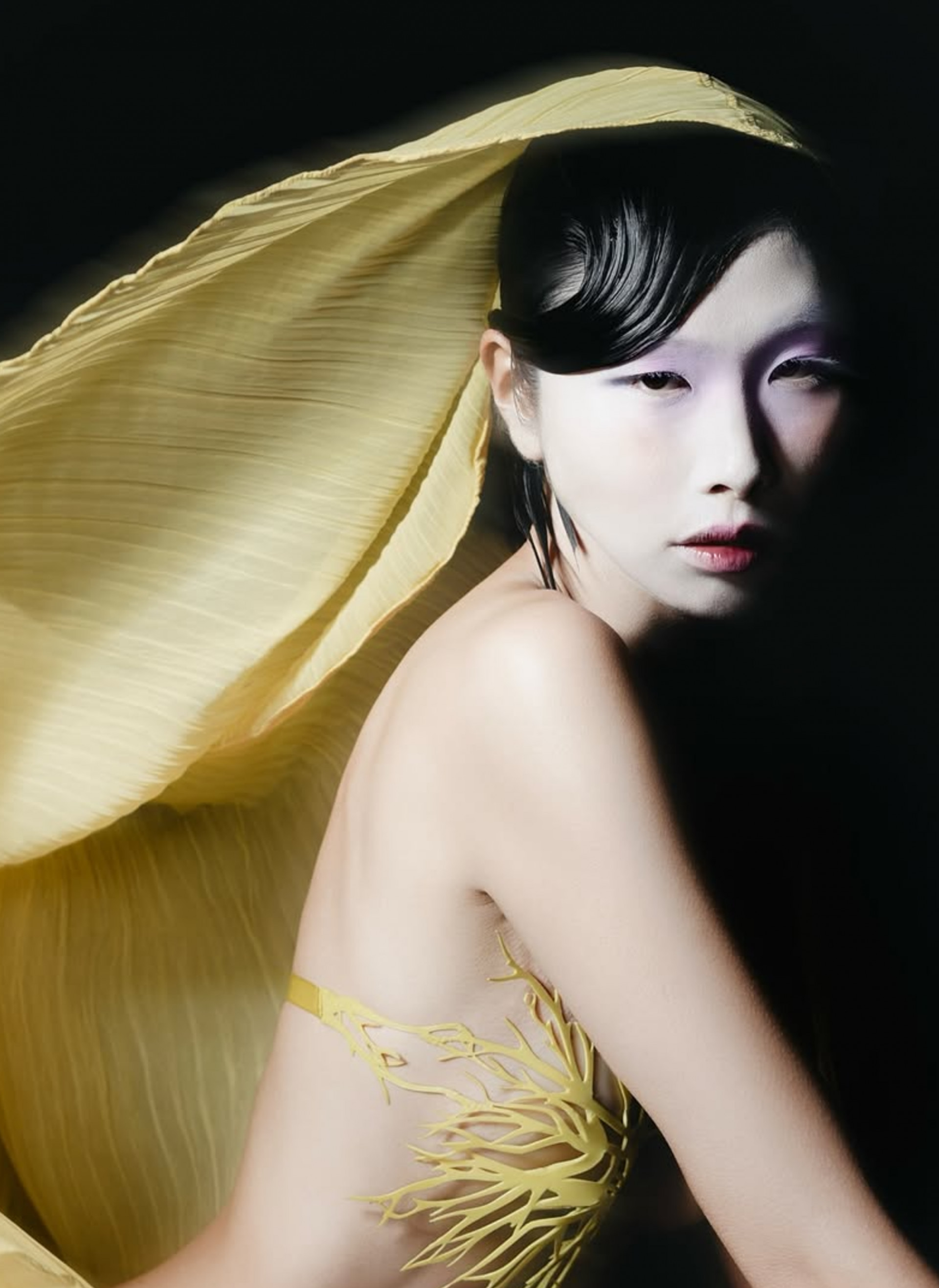 Mayumi Ishihara em editorial para Wild Fashion Studio